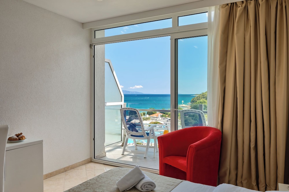 Standard Double or Twin Room photo 2