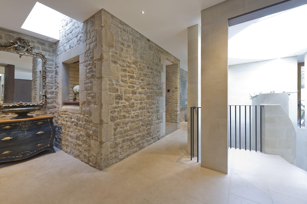 Stunning 5 bed Fulham Home w Indoor Pool Sauna and Private Garden, Photo 15
