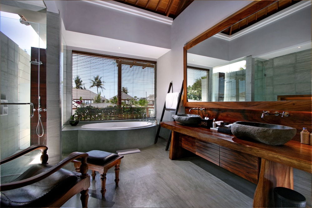 Four-Bedroom Villa with Private Pool - Photo 46