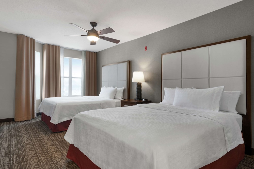 2 Queen, Mobility Accessible, Bathtub, Suite, Non-Smoking - Photo 1