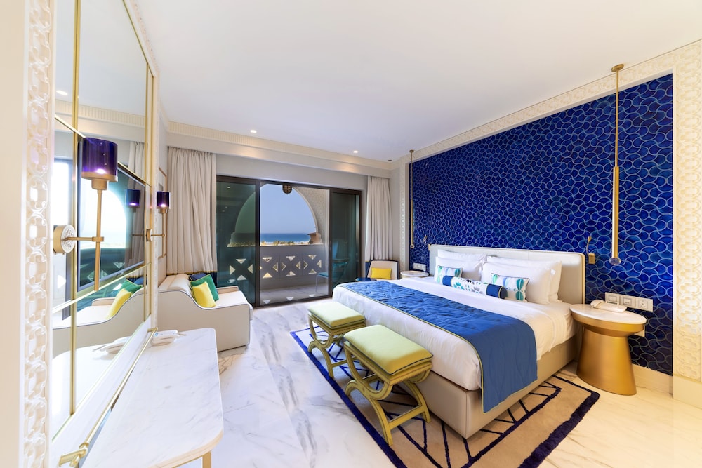 Deluxe Room, 1 King Bed, Sea View