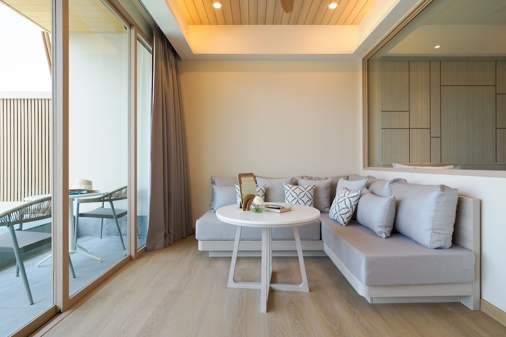 Seaside Two-bedroom Pool Suite - Photo 8