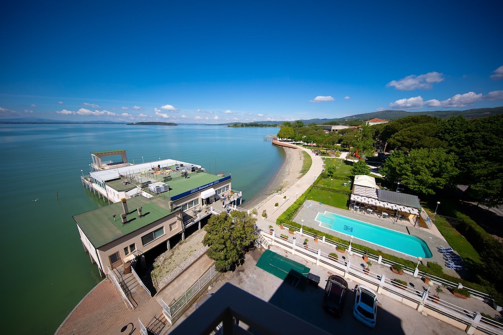 Deluxe Double or Twin Room, Lake View - Photo 7
