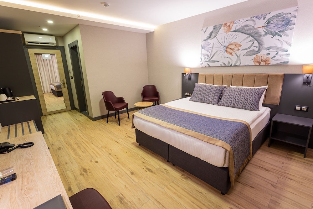 Deluxe Room - Photo 10