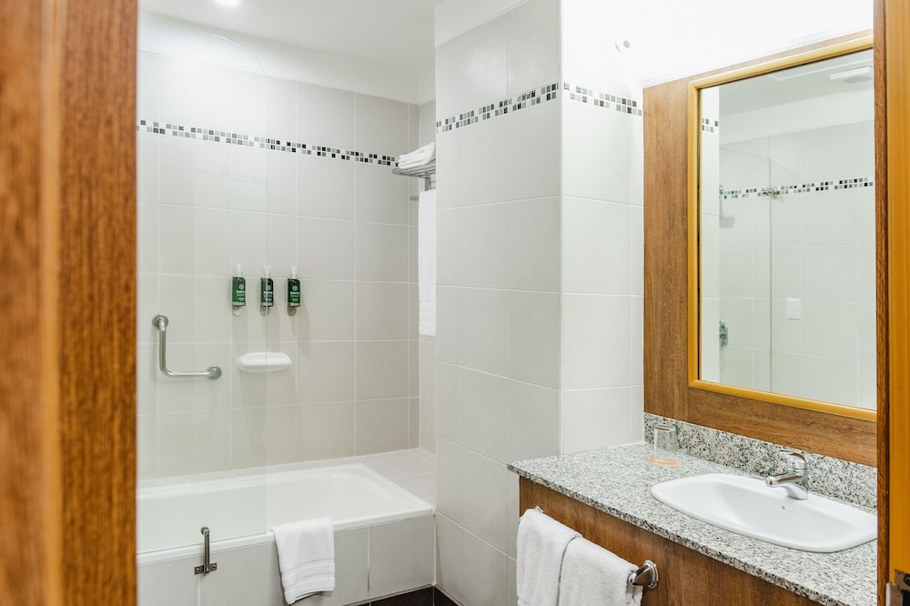 Standard Room, 2 Double Beds - Photo 14