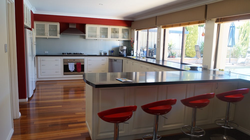 Deluxe Double Room, Shared Bathroom (5)