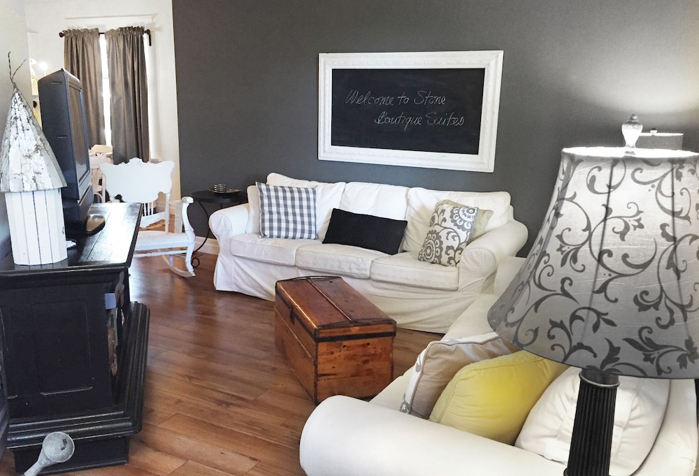 Stone Boutique Suites – River Stone Suite, 2 Bedroom Apartment photo 1