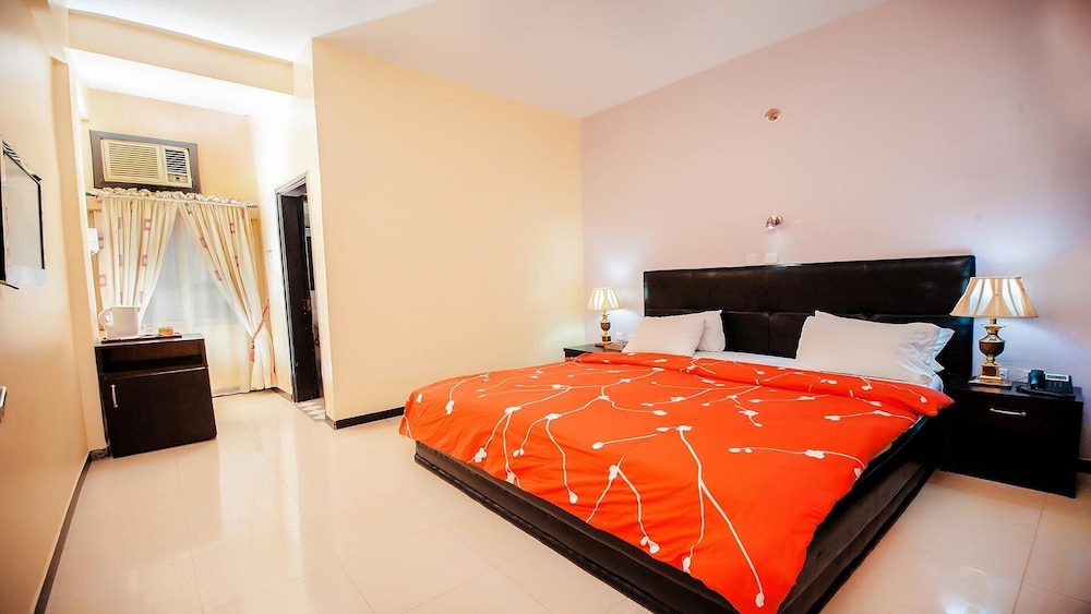 Room, Balcony, City View photo 1