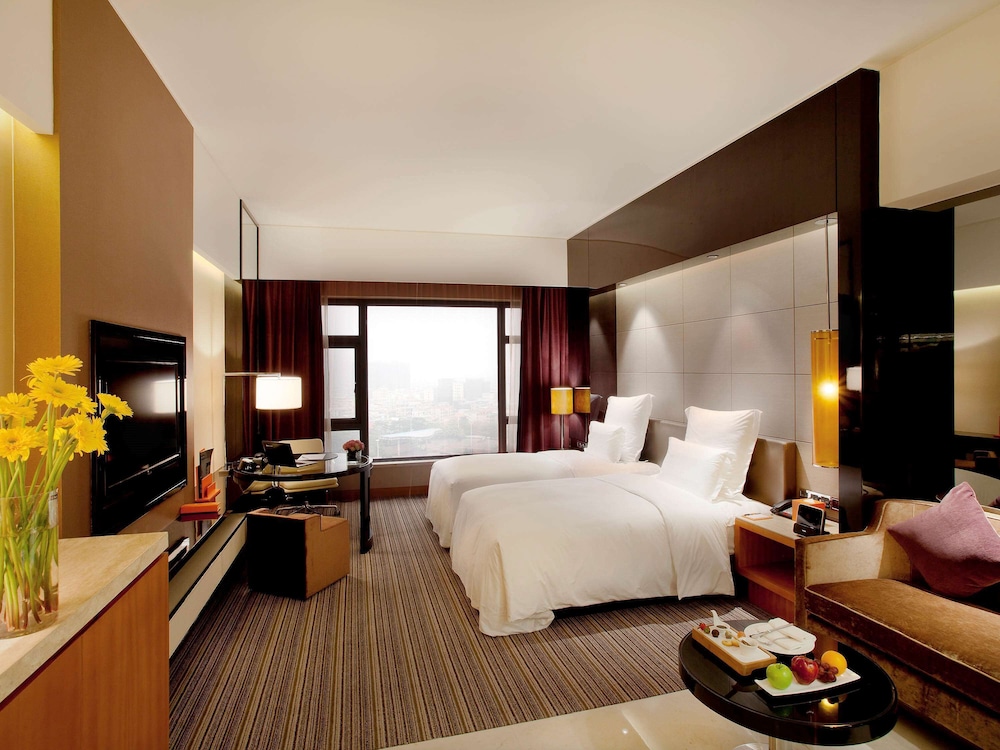Junior Suite, 1 King Bed - Photo 1