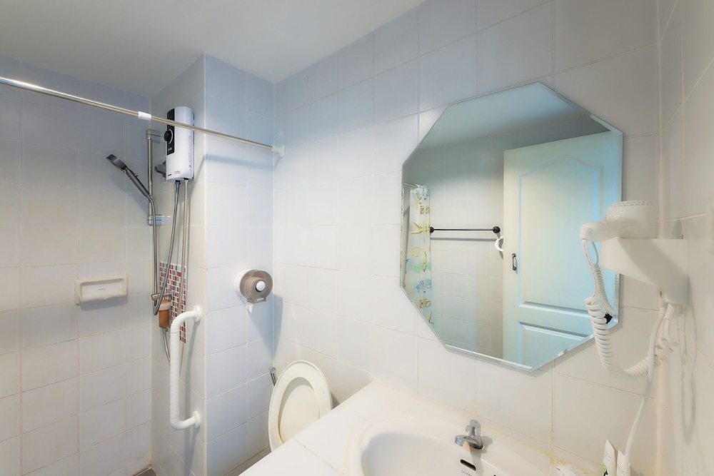 Standard Double Room - Photo 7