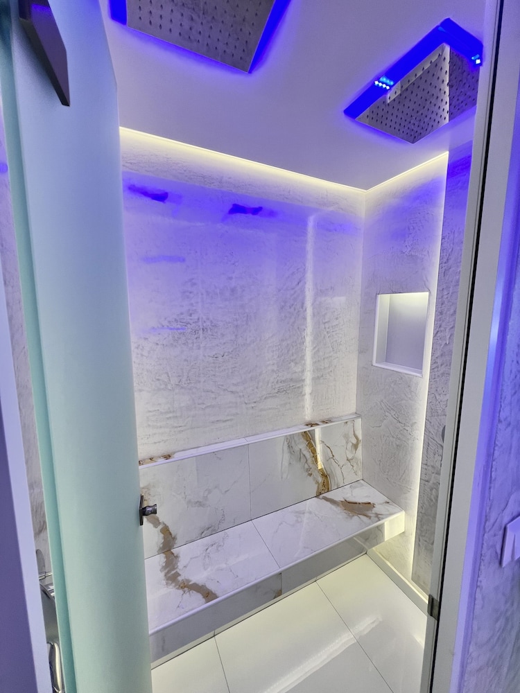 Premier Room - Photo 5