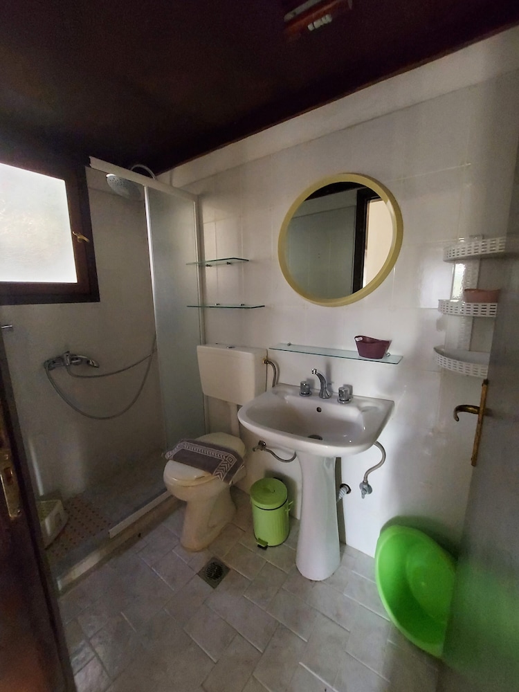 House, 1 Bedroom, Smoking, Balcony photo 2