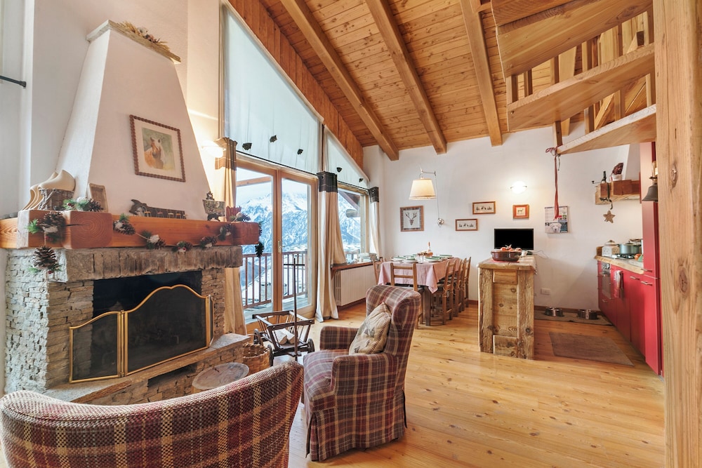Family Apartment, Multiple Bedrooms (Gleise Lodge apartment)