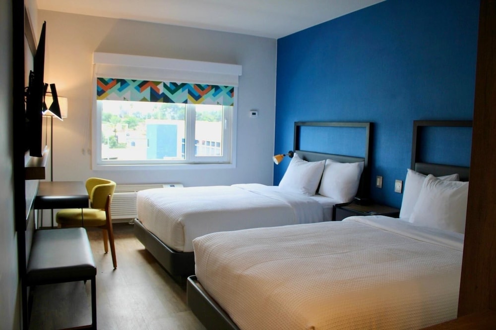 Room, 2 Double Beds - Photo 1