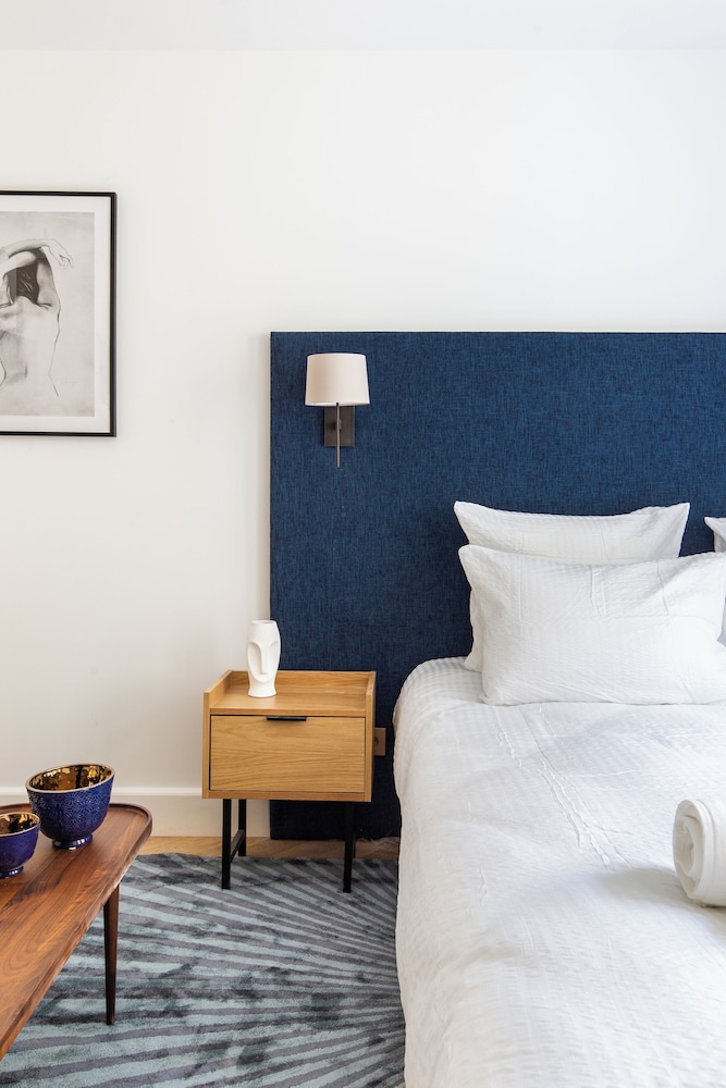 Design Studio, 1 Queen Bed with Sofa bed, Non Smoking, Courtyard View