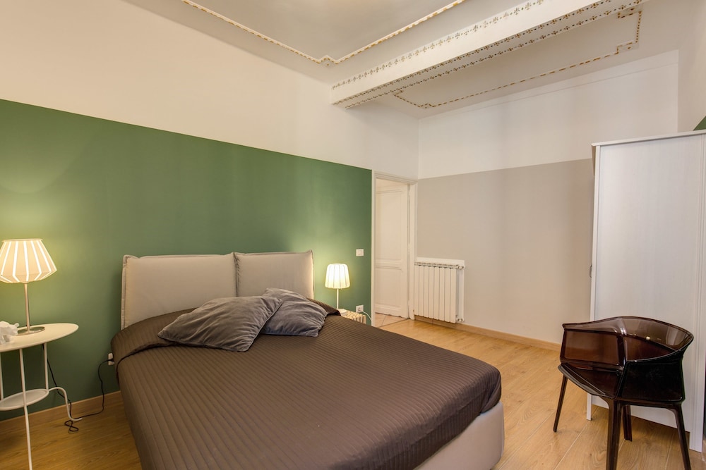 Apartment, 2 Bedrooms, Kitchen, Corner (Via dei Baullari 138)