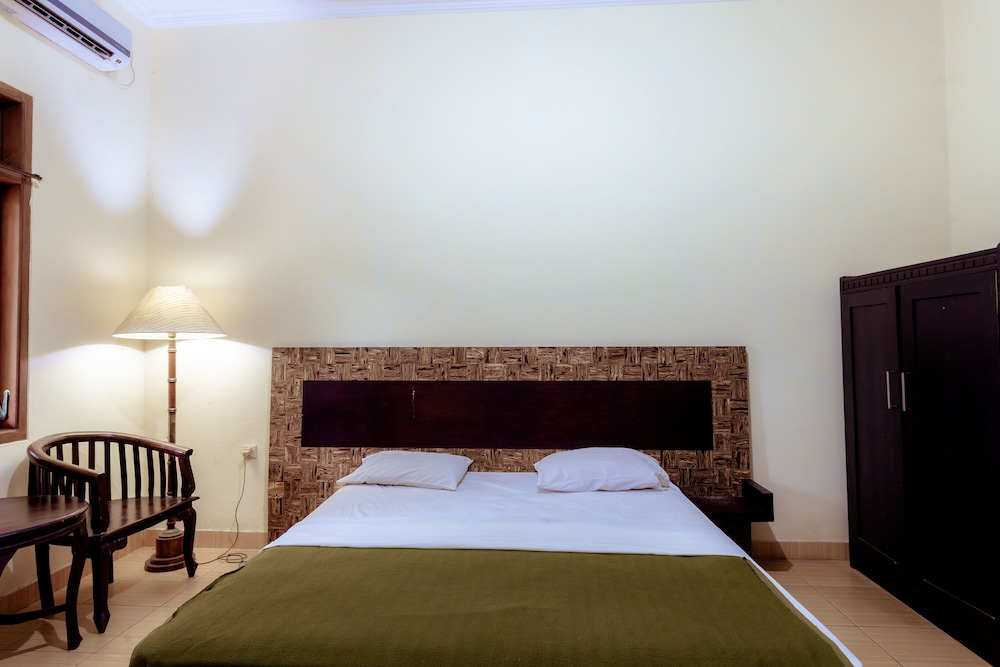 Deluxe Double Room - Photo 11