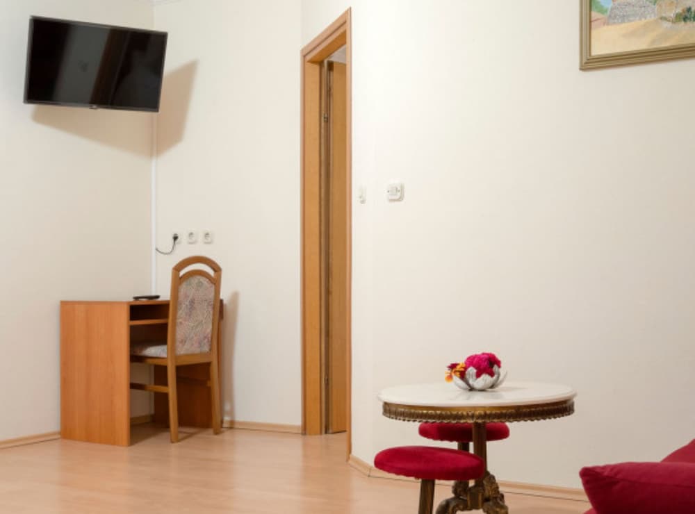 Apartment (Two-Bedroom Apartment)