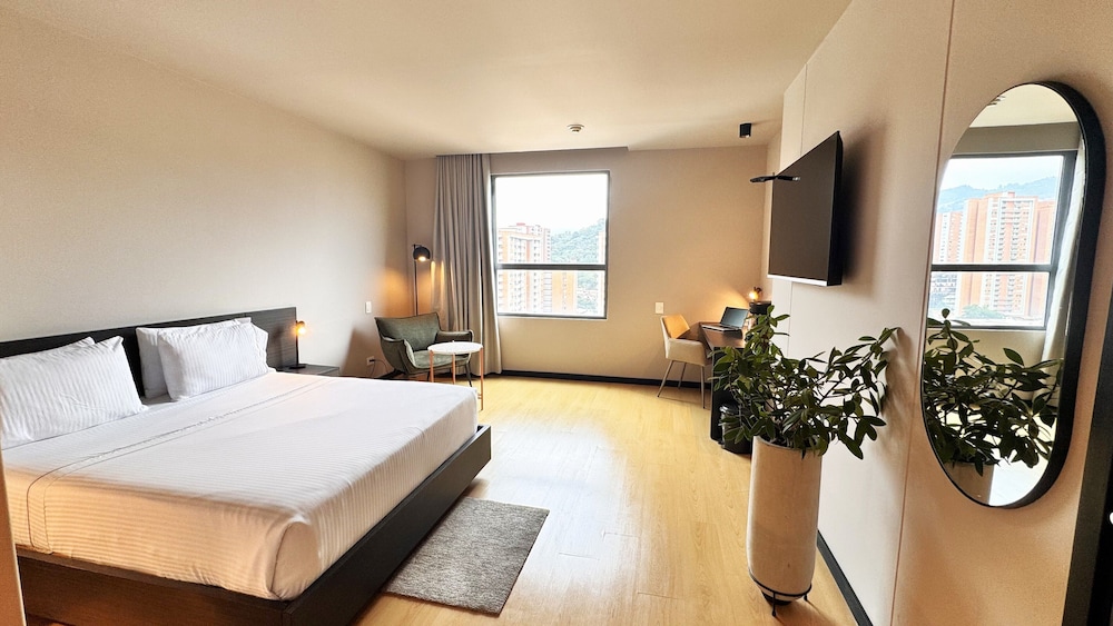 Deluxe Double Room, 1 Queen Bed - Photo 13