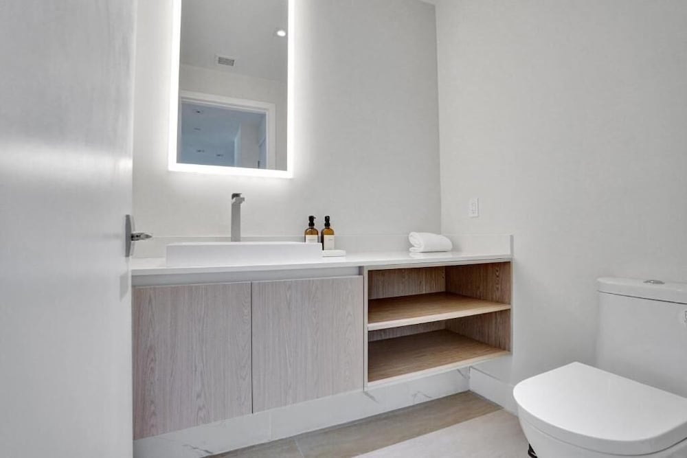 Condo, 2 Bedrooms, Kitchen, Beach View photo 3
