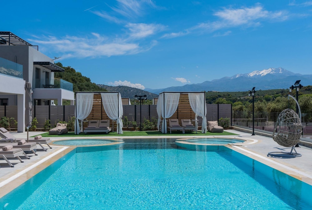 Villa photo 3