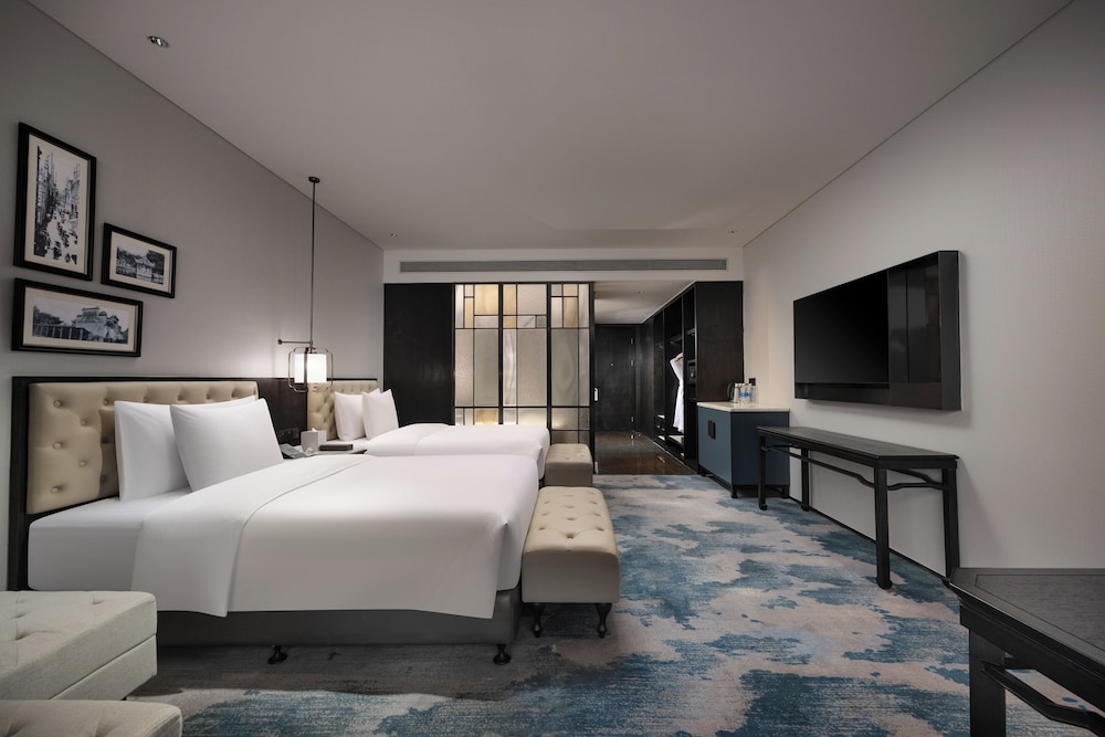 Basic Twin Room, 2 Double Beds, City View photo 1