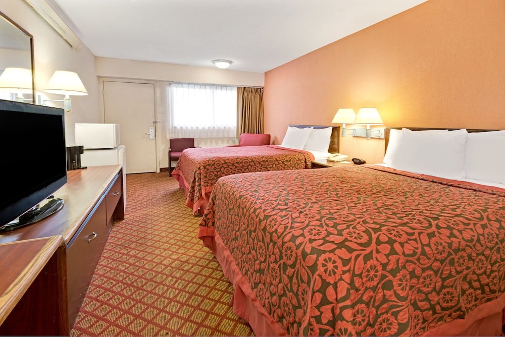 Room, 2 Double Beds, Accessible photo 3