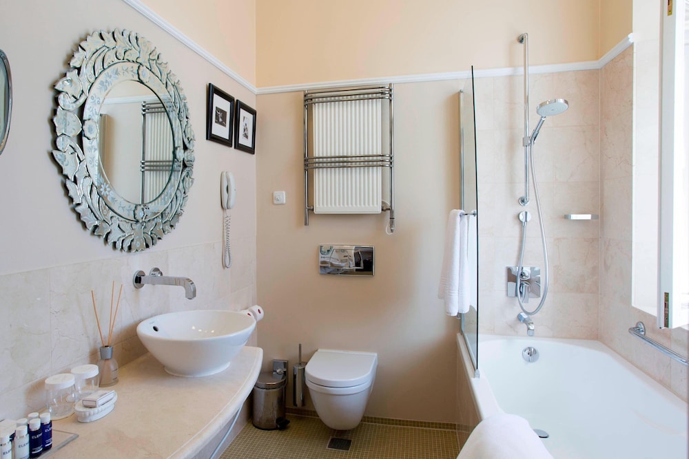 Superior Room, 1 King Bed (City View) - Photo 6