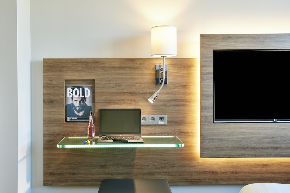 Room, 2 Twin Beds thumbnail 5