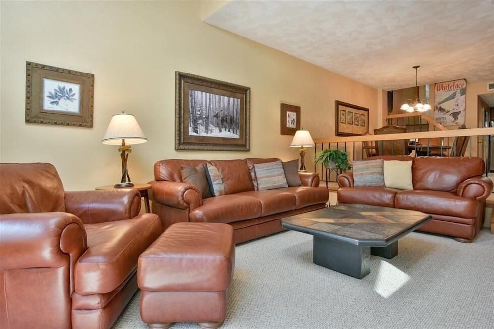 Condo, 2 Bedrooms photo 3