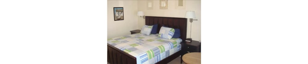 Standard Room, 1 King Bed photo 2