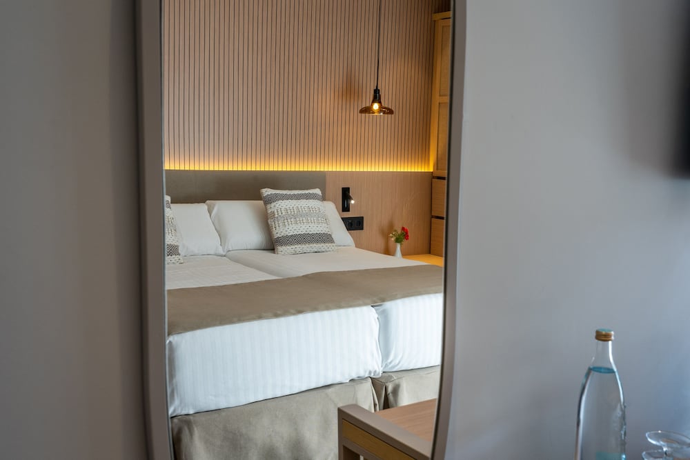 Double or Twin Room (Maris) - Photo 4