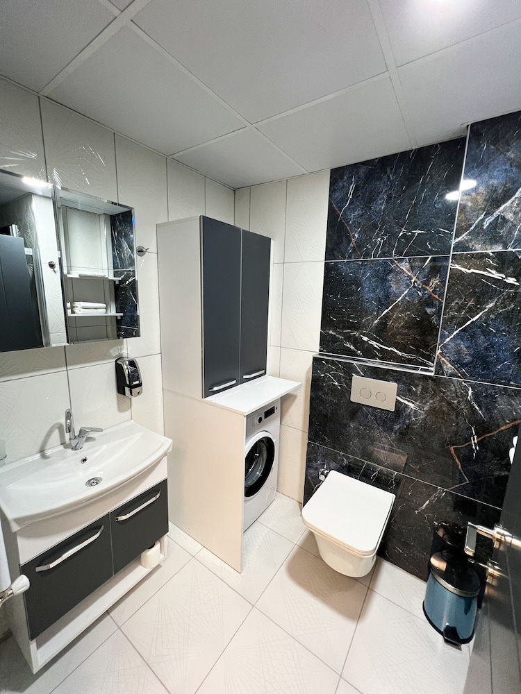 Basic Suite - Photo 7