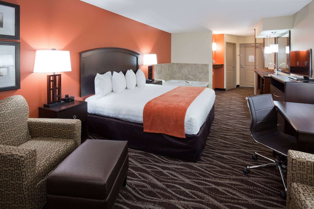 Deluxe Studio Suite, 1 King Bed, Non Smoking photo 1