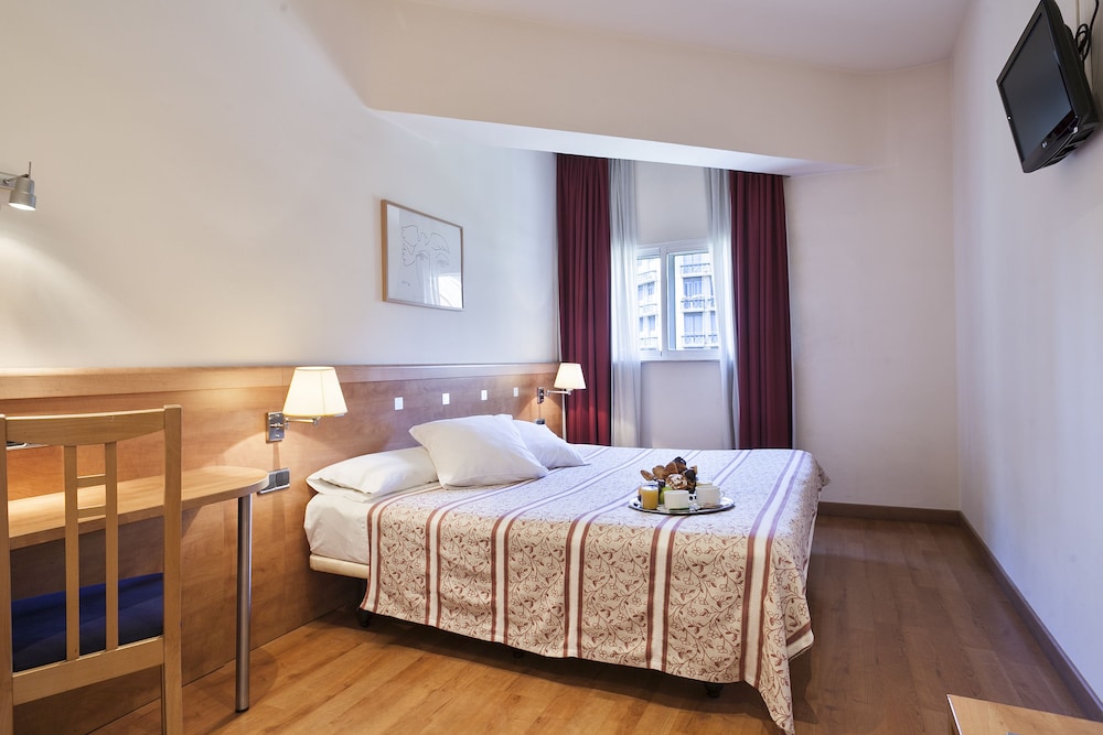 Double or Twin Room photo 3