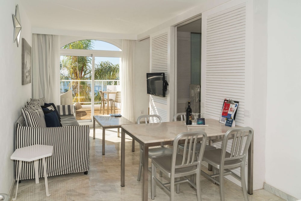 Standard Apartment, Balcony, Ocean View (3 Adults), photo 6