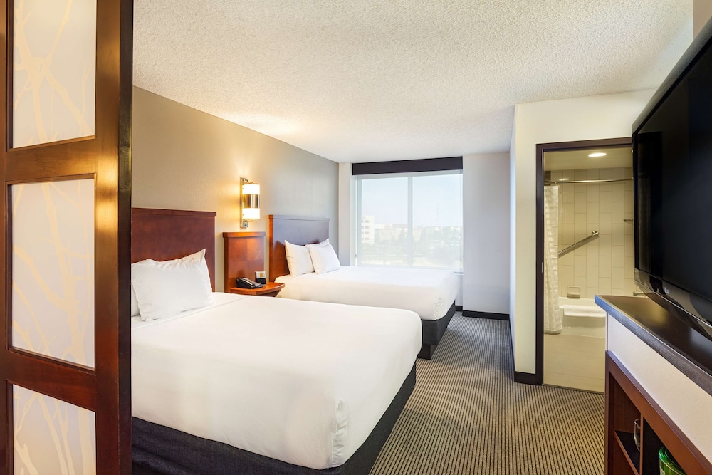 Room, 2 Queen Beds (High Floor) - Photo 3
