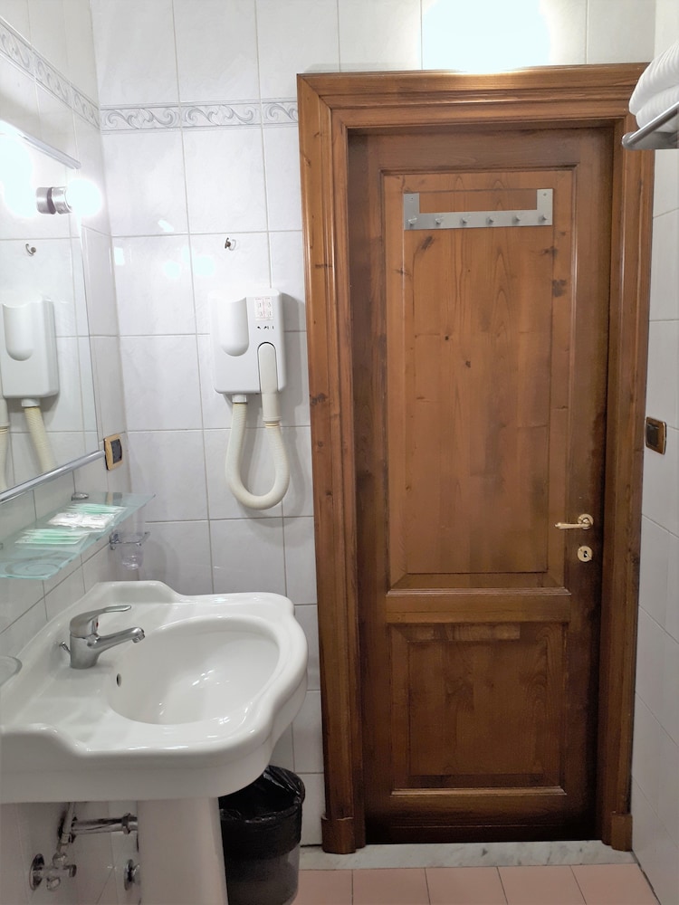 Standard Double Room Single Use, 1 Double Bed - Photo 5