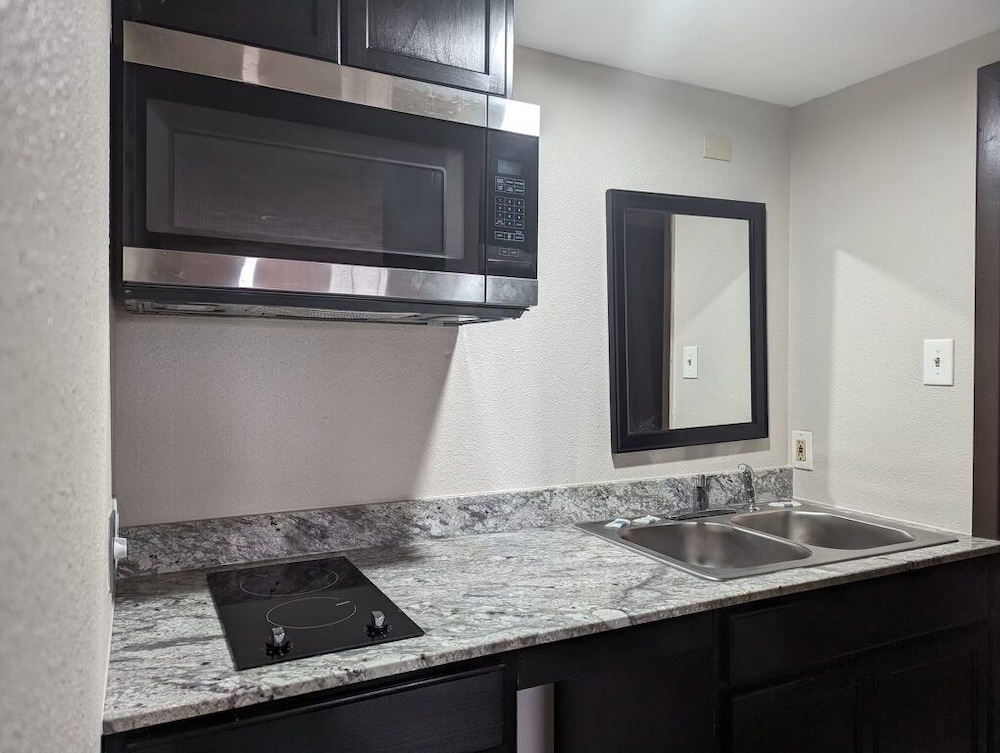 Studio Suite photo 2