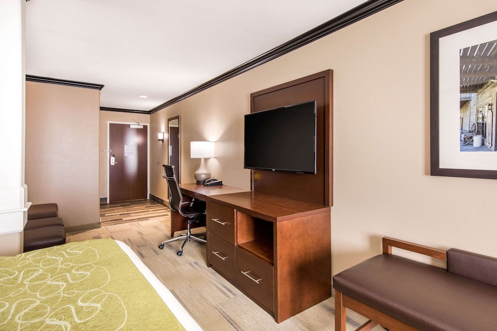Suite, Multiple Beds, Non Smoking photo 2