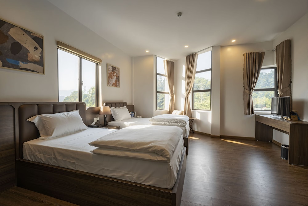 Deluxe Double or Twin Room