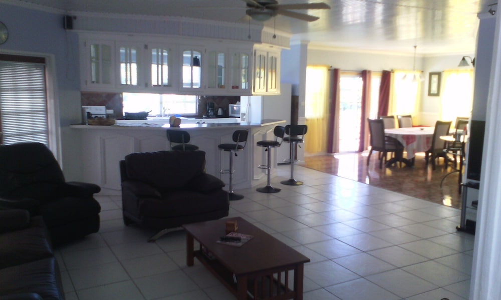 Superior House, 3 Bedrooms (Upper Level) photo 2