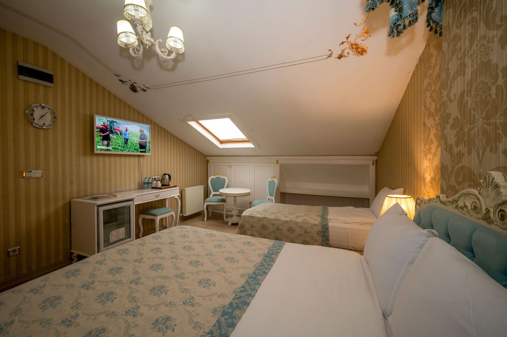 Family Quadruple Room photo 3