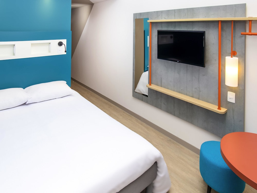 Standard Room, Multiple Beds - Photo 3