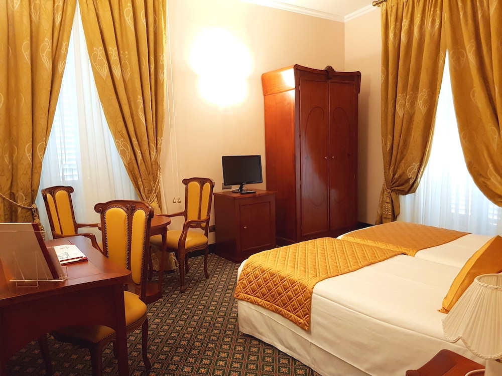 Standard Double Room - Photo 2
