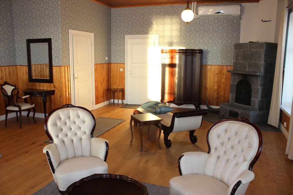 Main Building, Suite 1, Lake View photo 2