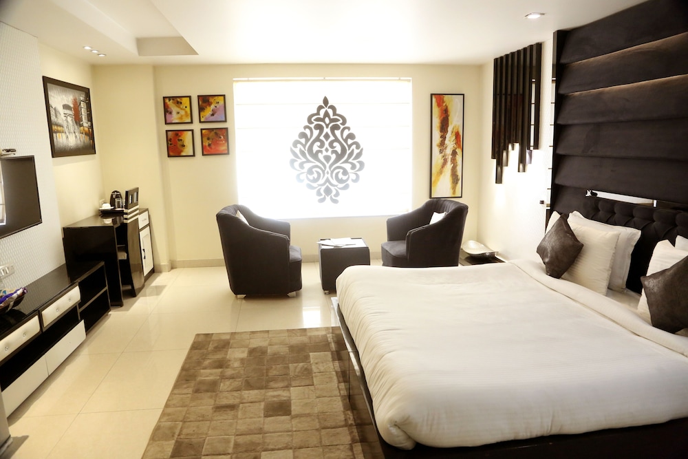 Royal Double Room, Non Smoking photo 1