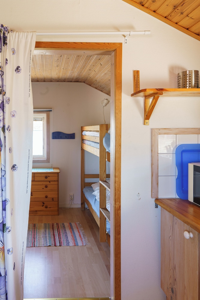 Basic Cabin, Lake View photo 1