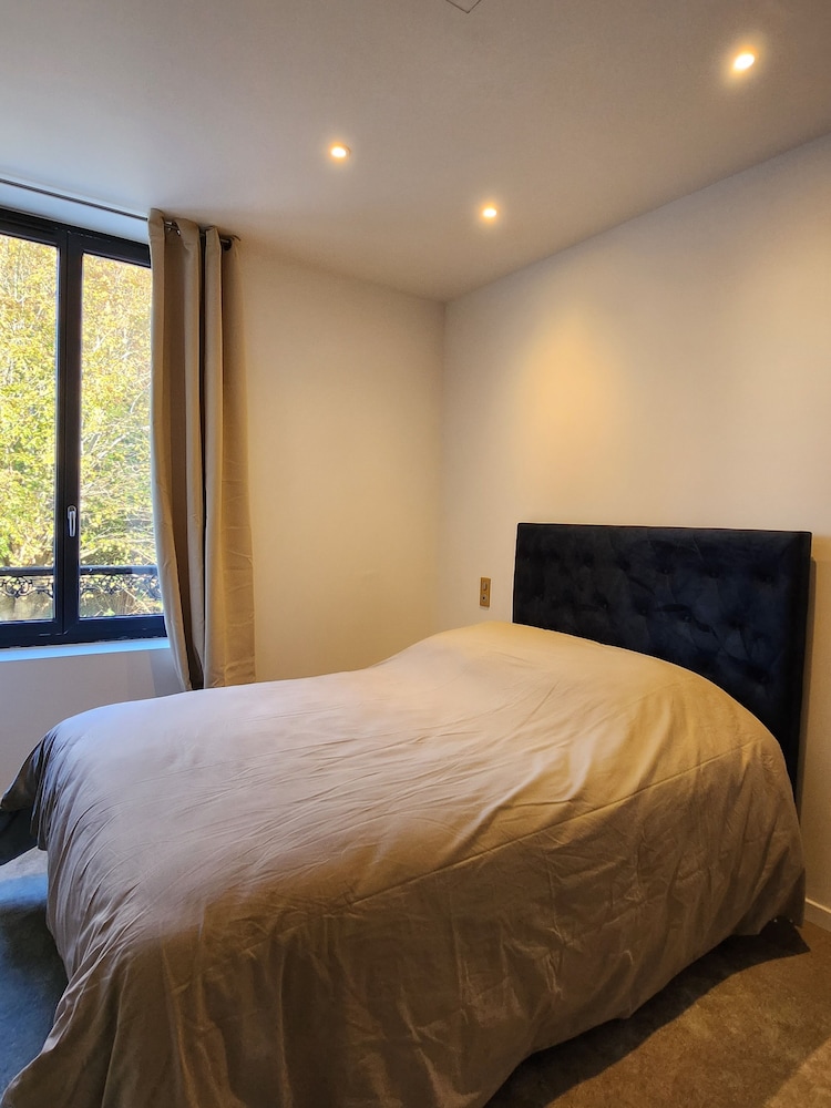Basic Apartment photo 2