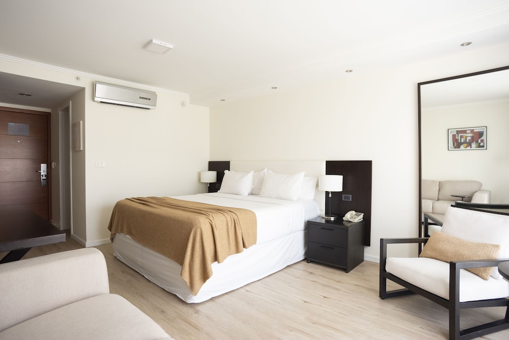 Premium Room - Photo 9